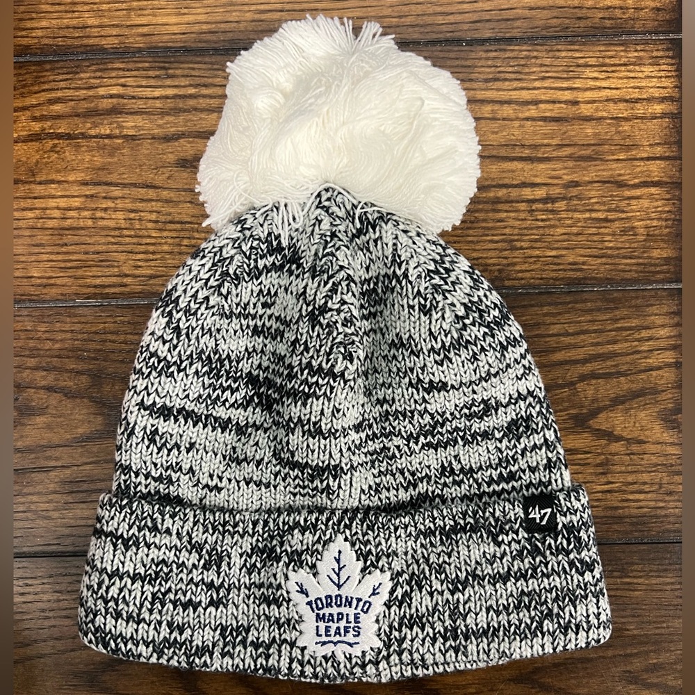 Toronto Maple Leafs Women’s Knit Beanie Hat